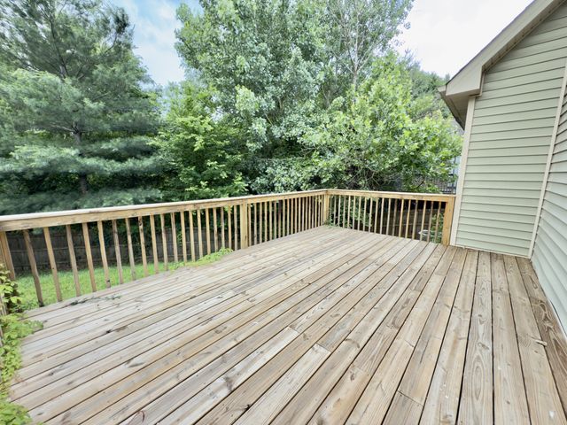 638 Hidden Valley Dr, Clarksville, TN 37040