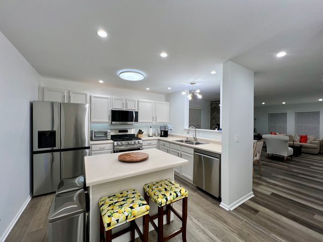 113 W Big Horn Drive, Hainesville, IL 60073