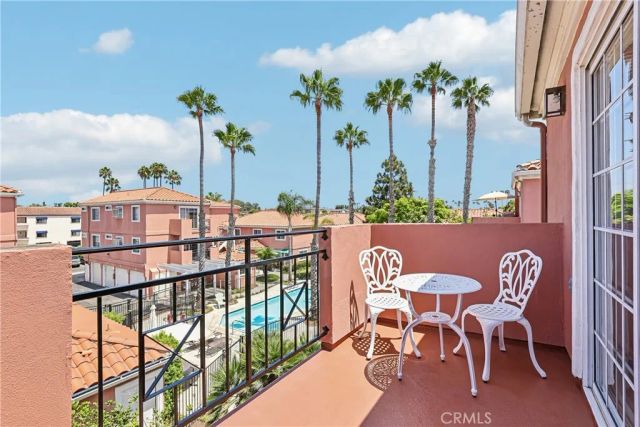 409 Utica A11, Huntington Beach, CA 92648