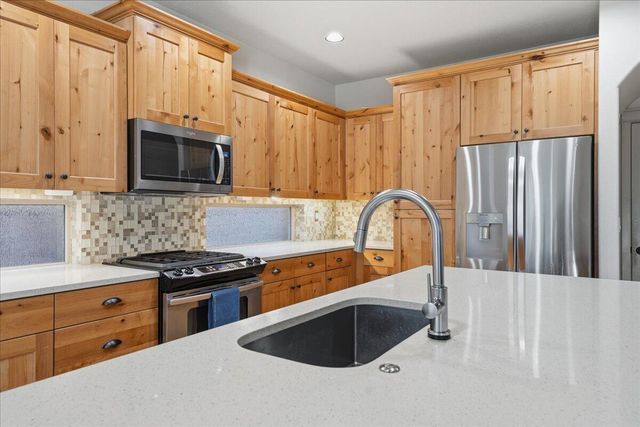 1713 NW Precision Lane, Bend, OR 97703