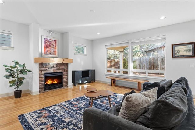 1713 NW Precision Lane, Bend, OR 97703