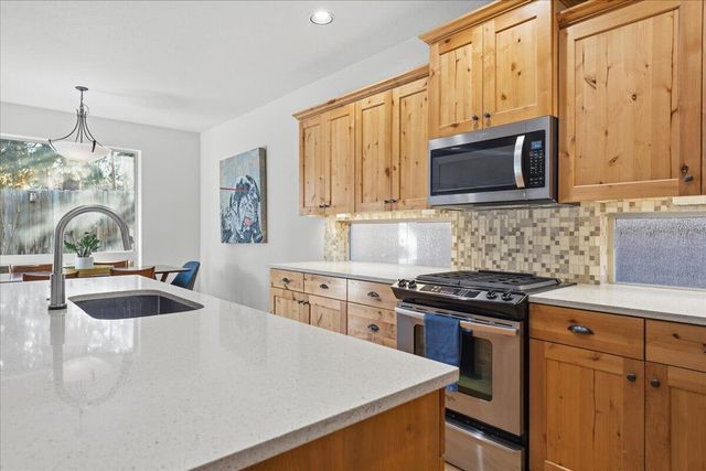 1713 NW Precision Lane, Bend, OR 97703