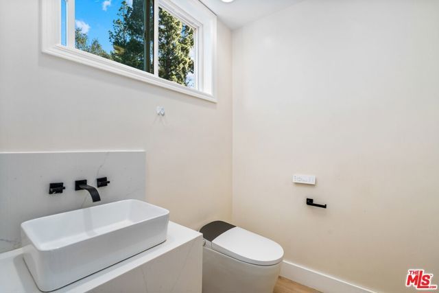 8041 Bulwer Drive, Los Angeles, CA 90046