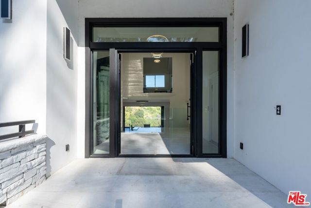 8041 Bulwer Drive, Los Angeles, CA 90046