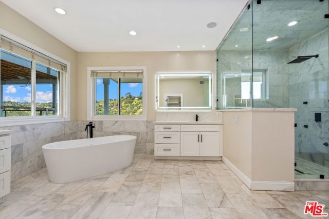 8041 Bulwer Drive, Los Angeles, CA 90046