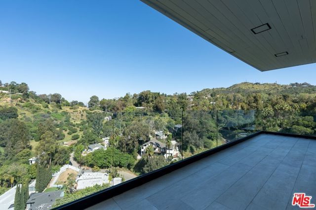 8041 Bulwer Drive, Los Angeles, CA 90046