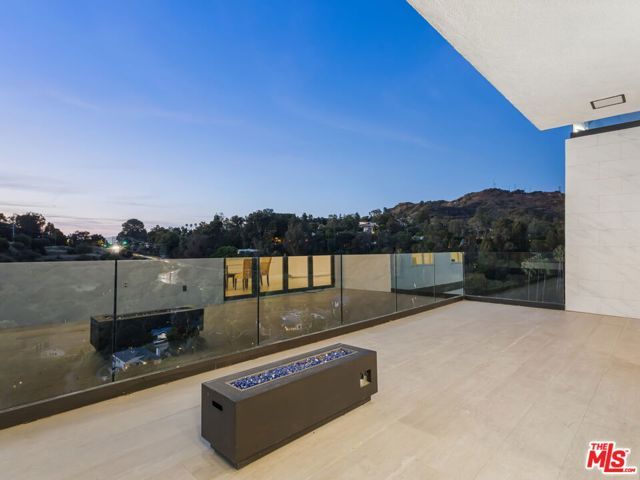8041 Bulwer Drive, Los Angeles, CA 90046
