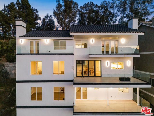 8041 Bulwer Drive, Los Angeles, CA 90046