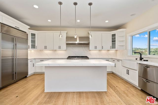 8041 Bulwer Drive, Los Angeles, CA 90046