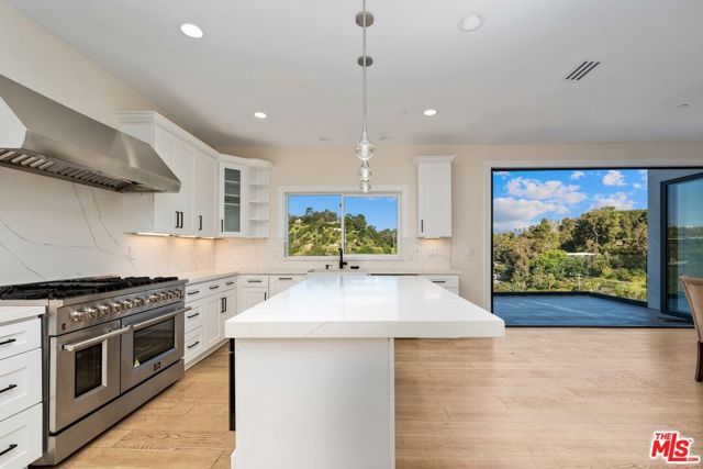 8041 Bulwer Drive, Los Angeles, CA 90046