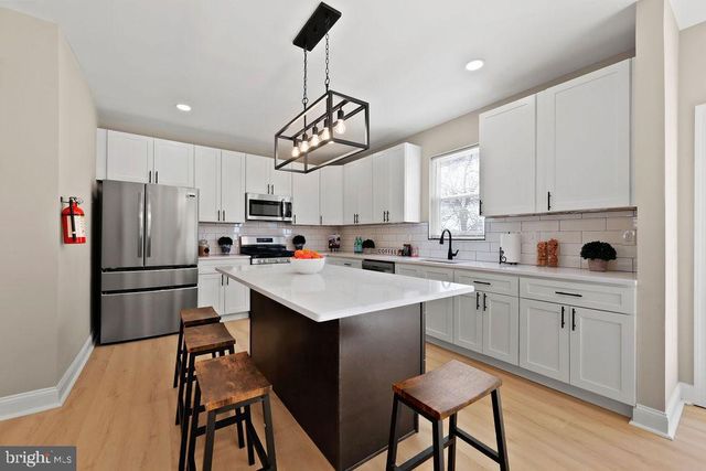 925 UNION LANDING, Cinnaminson, NJ 08077