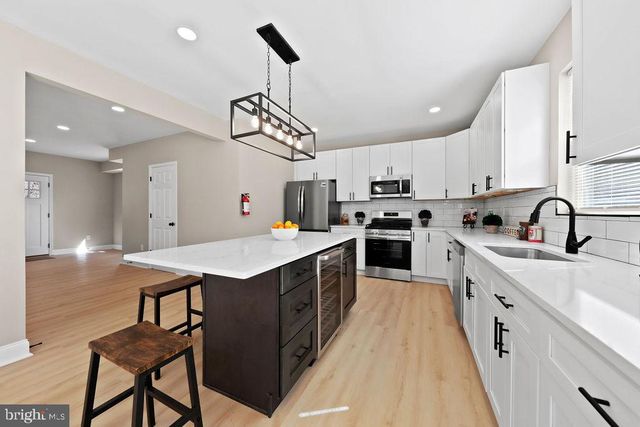925 UNION LANDING, Cinnaminson, NJ 08077