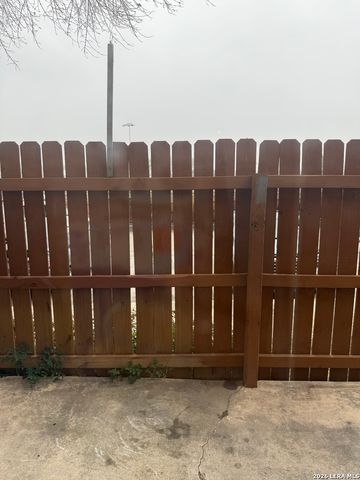 923 Vance Jackson Rd Apt 1301, San Antonio, TX 78201