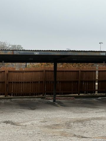 923 Vance Jackson Rd Apt 1301, San Antonio, TX 78201