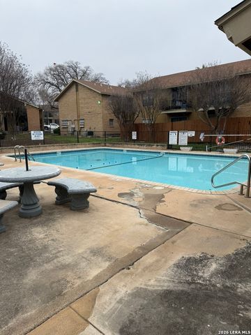 923 Vance Jackson Rd Apt 1301, San Antonio, TX 78201