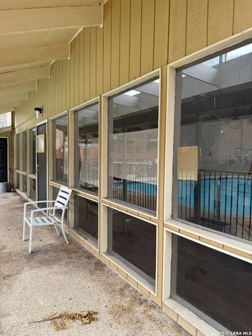 923 Vance Jackson Rd Apt 1301, San Antonio, TX 78201