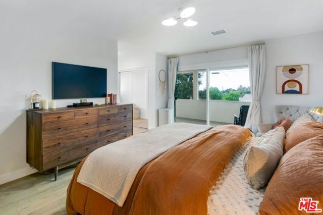 5625 S Sherbourne Drive, Los Angeles, CA 90056