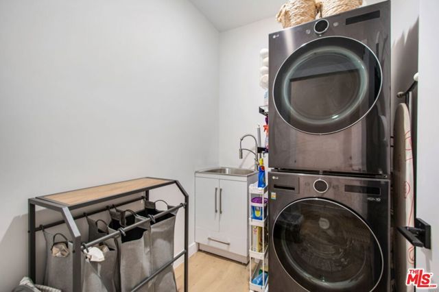 5625 S Sherbourne Drive, Los Angeles, CA 90056