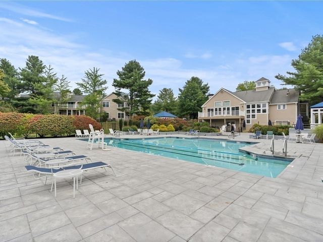 47 Bradford Commons Ln 47, Braintree, MA 02184