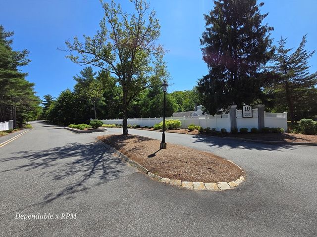 47 Bradford Commons Ln 47, Braintree, MA 02184