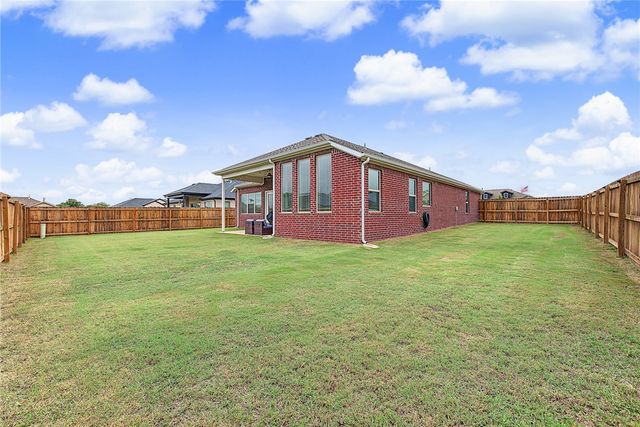 1029 Glenora Avenue, Lowell, AR 72745