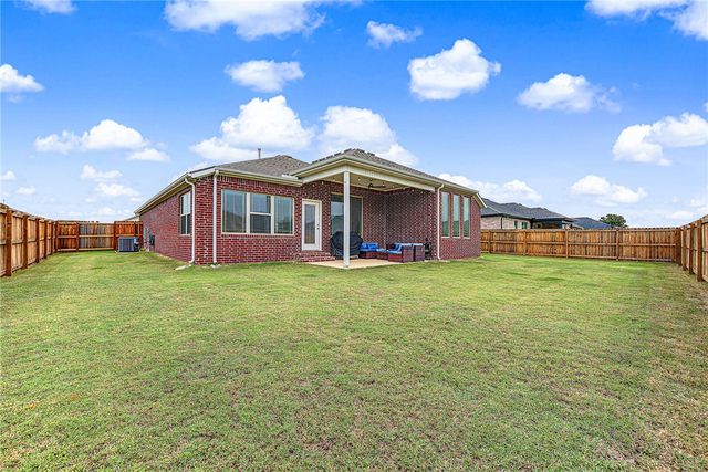 1029 Glenora Avenue, Lowell, AR 72745