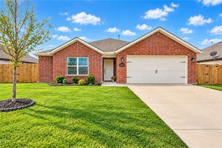 1029 Glenora Avenue, Lowell, AR 72745