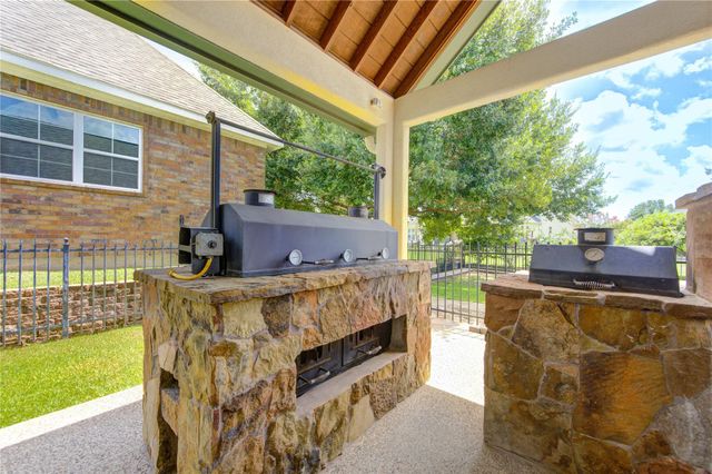 5920 White Oak Trace, Conroe, TX 77304
