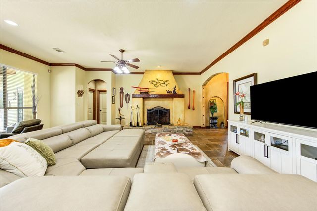 5920 White Oak Trace, Conroe, TX 77304