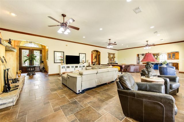 5920 White Oak Trace, Conroe, TX 77304