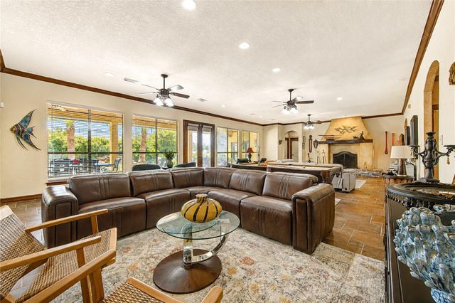 5920 White Oak Trace, Conroe, TX 77304