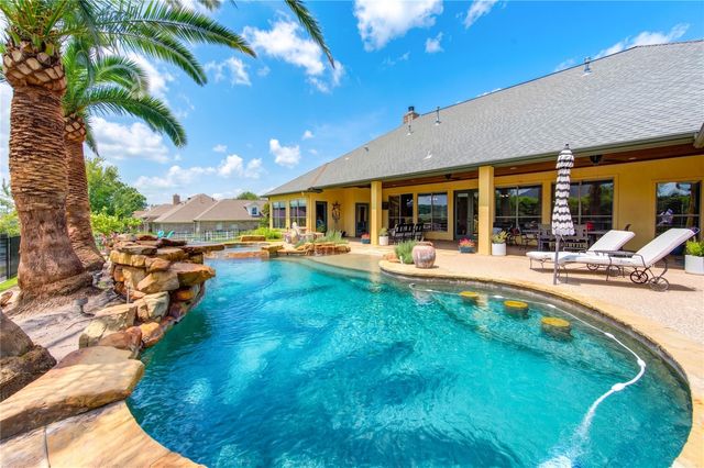 5920 White Oak Trace, Conroe, TX 77304