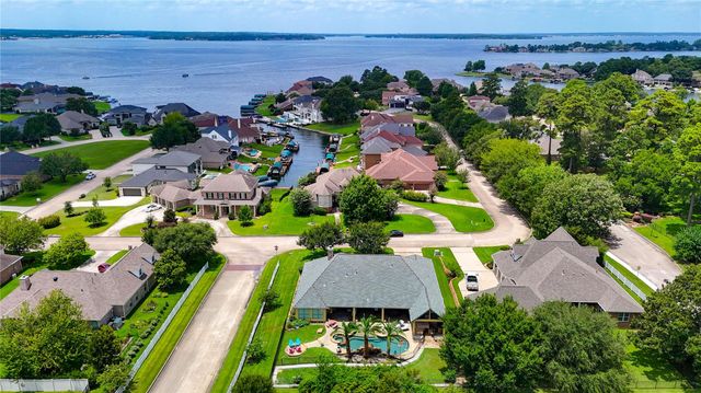 5920 White Oak Trace, Conroe, TX 77304