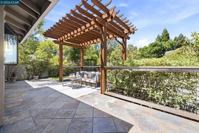 1979 CHARMSTONE COURT, Walnut Creek, CA 94595