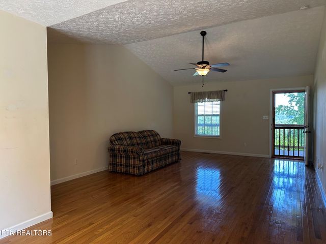 507 New Clear Branch Rd, Rocky Top, TN 37769