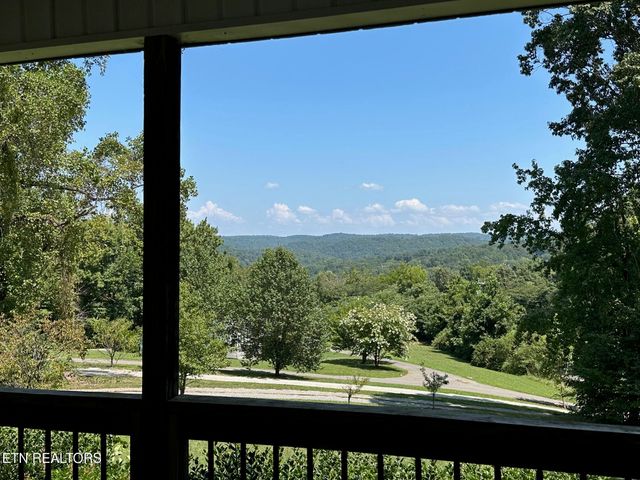 507 New Clear Branch Rd, Rocky Top, TN 37769