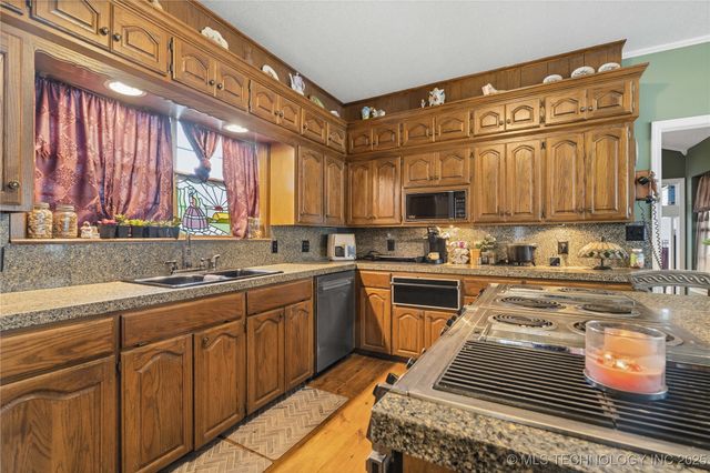 514 N Highway 10, Gore, OK 74435