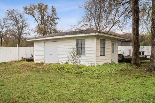 514 N Highway 10, Gore, OK 74435