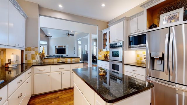 3107 Hillside Drive, Highland Village, TX 75077