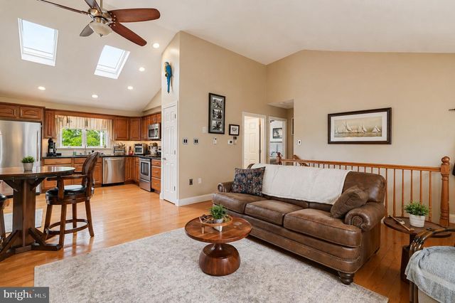 3817 BAYVIEW DR, Chesapeake Beach, MD 20732