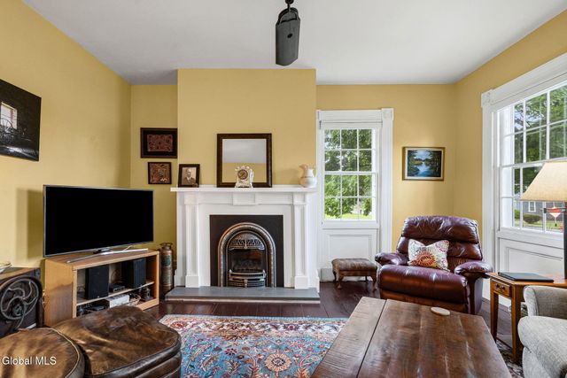 6 Halfmoon Drive, Waterford, NY 12188