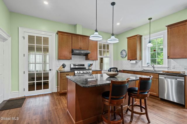 6 Halfmoon Drive, Waterford, NY 12188