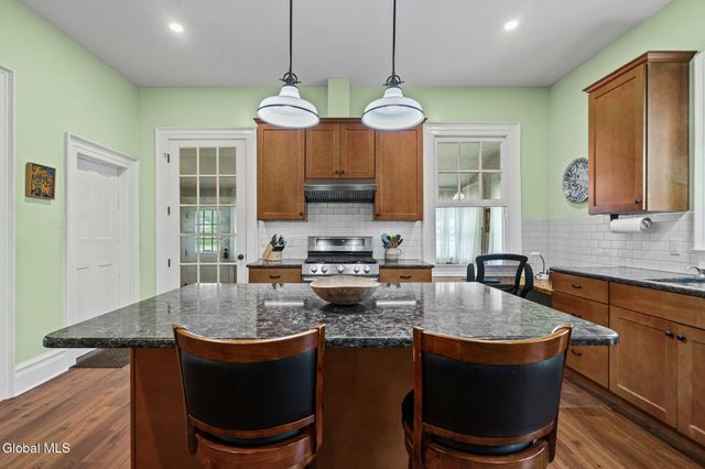 6 Halfmoon Drive, Waterford, NY 12188