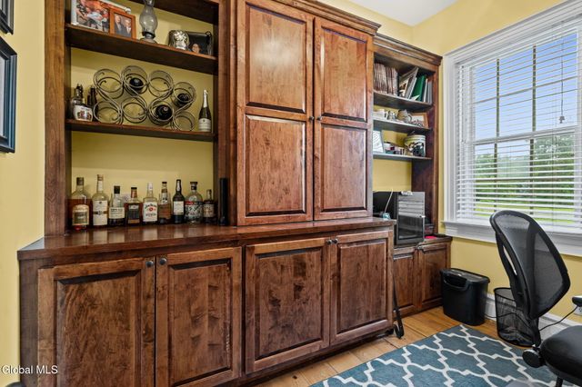 6 Halfmoon Drive, Waterford, NY 12188