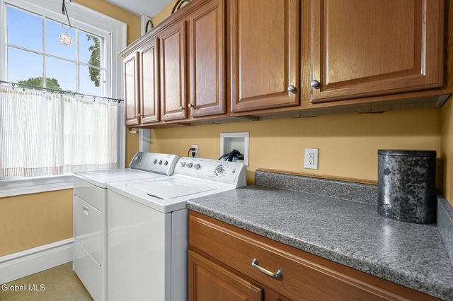 6 Halfmoon Drive, Waterford, NY 12188