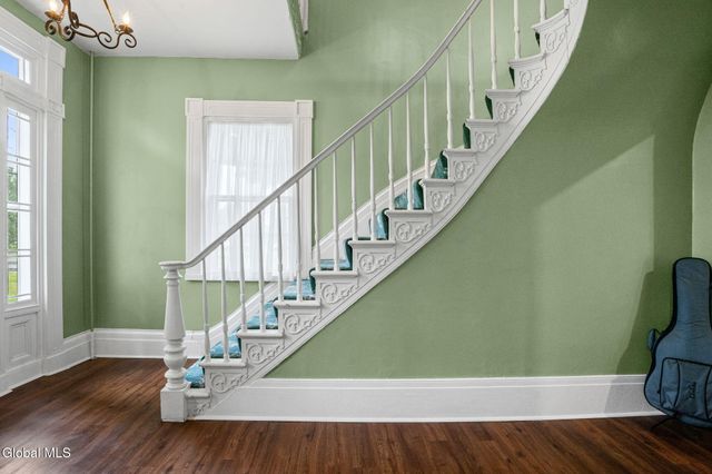 6 Halfmoon Drive, Waterford, NY 12188