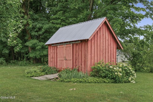 6 Halfmoon Drive, Waterford, NY 12188