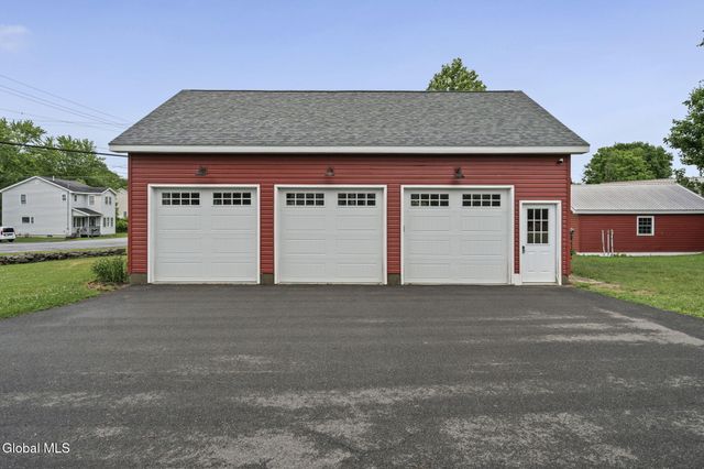 6 Halfmoon Drive, Waterford, NY 12188