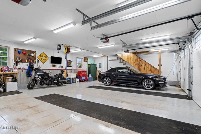 6 Halfmoon Drive, Waterford, NY 12188