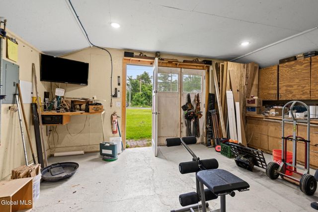 6 Halfmoon Drive, Waterford, NY 12188